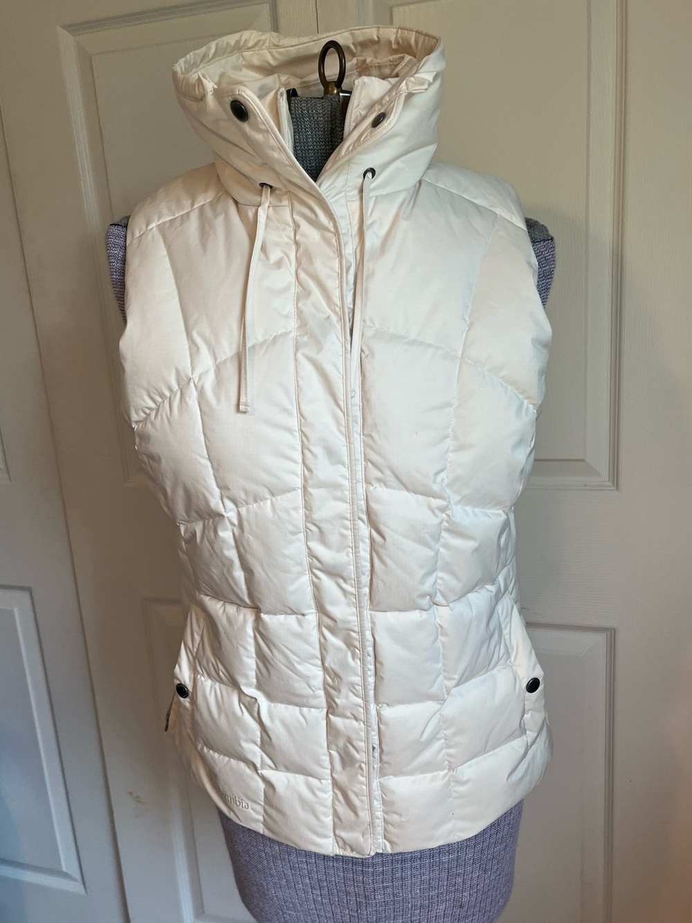 Columbia Ivory Down Quilted Puffer Vest Like New Size Small